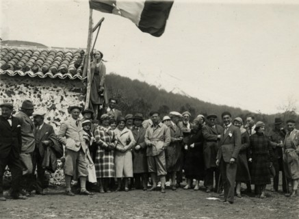 Members of the Touring Club Italiano  in front of a retreat on Etna. 
	
		1924