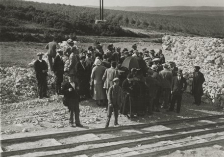 While visiting a sulfur mine?. 
	
		1924