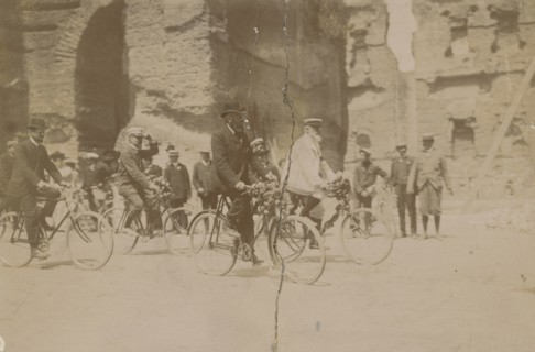 Members of the Touring Club Italiano making a parade on the occasion of the 1895 Milan-Rome trip. 
	
		1895