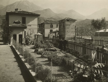 Cividate Malegno Station: the side garden. 1928-1930