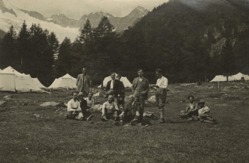 Touring Club campsite in Valmalenco: waiting for campers. 1926
