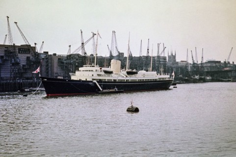 HMY Britannia, Royal Yacht Britannia, Hays Wharf, River Thames, London, England, UK 1960.