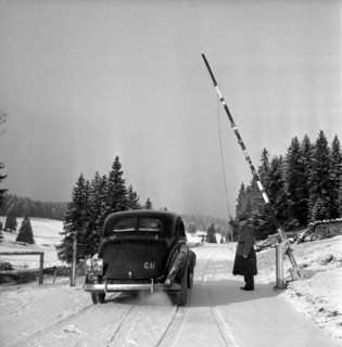 Christmas Eve 1956: border guard Les Charbonnieres