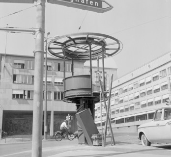 Traffic policeman' s pulpit in Zurich 1959