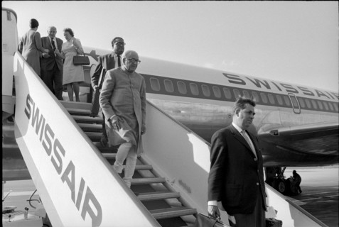 Arrival of M. C. Chagla, Indian foreign minister, in Geneva, 1967