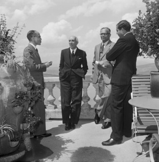 Prime minister Nehru (2nd from left) on Buergenstock 1953