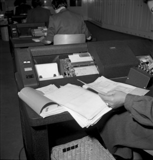 Data handling automation, subscriber invoice issuing by punch card, Zurich 1949