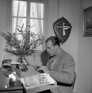 Christmas Eve 1957: Hermann Geiger, glacier pilot