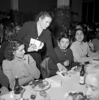 Christmas Eve 1950: Christmas party, Bally