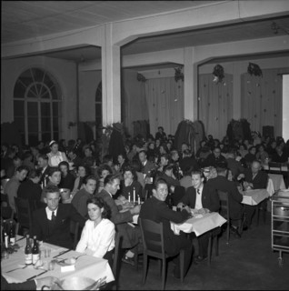 Christmas Eve 1950: Christmas Eve, Christmas party, Bally