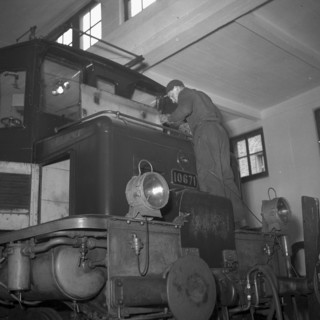Christmas Eve 1950: Workers in a Lokremise