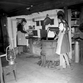 Christmas Eve 1957: Mother and daughter in the kitchen