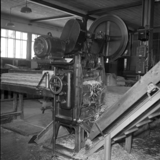 Match production at Terza match factory, Unterterzen, 1952
