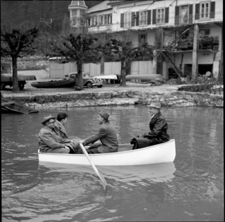 Produc^tion of plastic boat, quality check, Bienne 1955