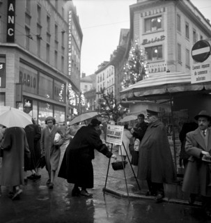 Salvation army collecting money in christmas time,Lausanne 1952