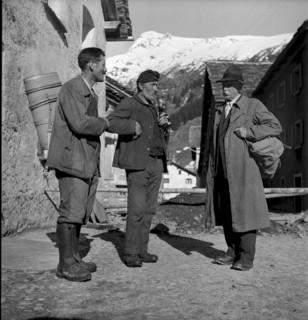 Men in Rheinwaldtal GR 1941