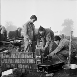Self-help course for bricklayer in Treyvaux, 1964