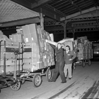 Parcel dispatch Berne, rush before christmas 1962