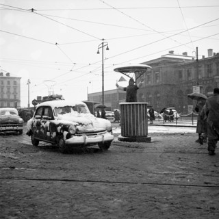 Snow in Zurich 1952: In front of the Hauptbahnhof
