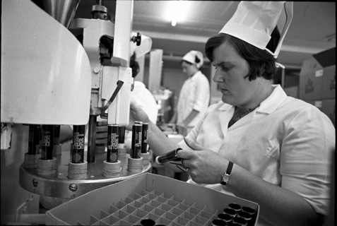 Production of Piz Buin, sun cream 1971