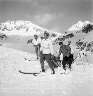 Crash of a Beechcraft surveying plane, Galmihorn, rescue crew 1952