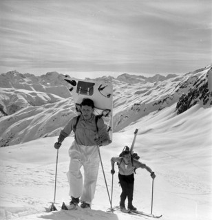 Crash of a Beechcraft surveying plane, Galmihorn, rescue crew 1952