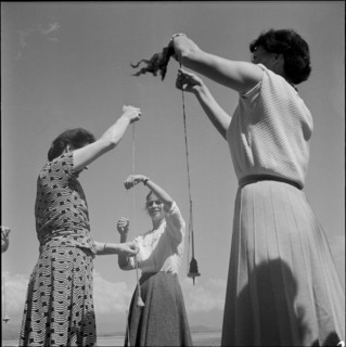 Lesson in occupational therapy at school for social work, Zurich 1954
