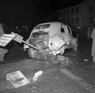 Car damaged in a accident, Wehntalerstrasse 1955