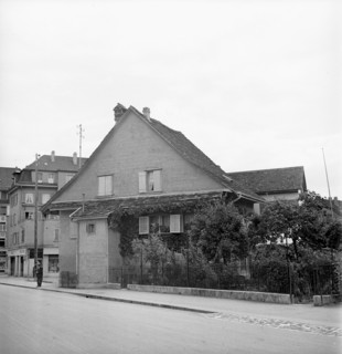 300 years old schoolhouse in Zurich-Altstetten, 1941