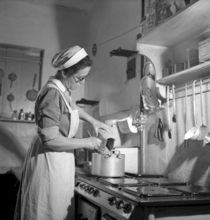 Further training at obligatory school for domestic science, Schlieren 1944