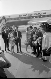 Cliff Richard arriving in Zurich-Kloten, 1965