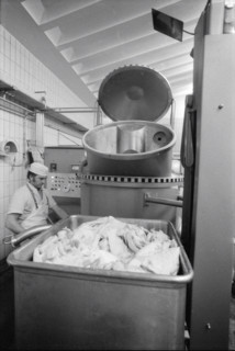 Micarna, Courtepin FR: sausage production, 1973