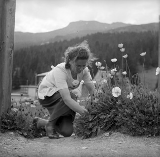 Garden work at school for household in Casoja, 1940