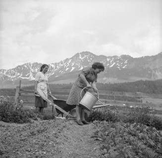 Garden work at school for household in Casoja, 1940