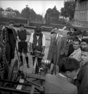 Demonstration of a mower at Strickhof, Zurich 1940