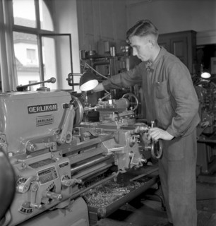 Course for metalworker in Zurich, 1940