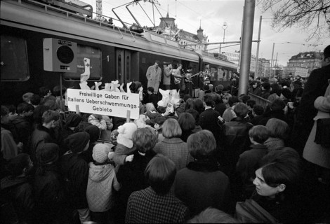 Fundraising campaign in favour ot flood victims in Italy, 1966