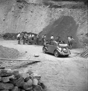 Students building hiking trail, 1949