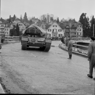 Bypass and road bridge under construction, endurance test, Kilchberg 1961