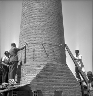 Factory chimney blasting in Geneva: fuse attachment, 1943