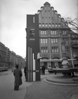 Traffic accident statistics, Paradeplatz Zurich 1952
