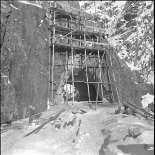 Schollenen ravine, bridge under construction, centering 1955