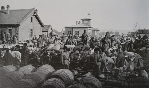 Sending crackers to positions in Tieling Photo by Gusev