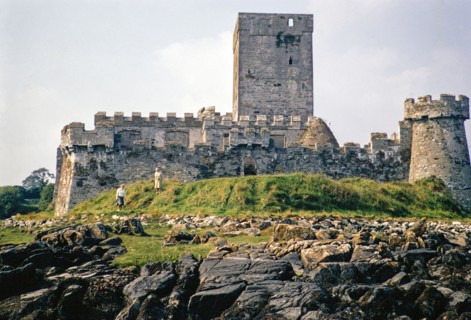 Doe Castle.