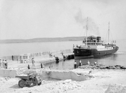 Ferry boat ship Bancinu or Il-Bancinu.