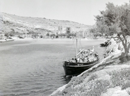 Admiralty Fishing Vessel MFV 37.