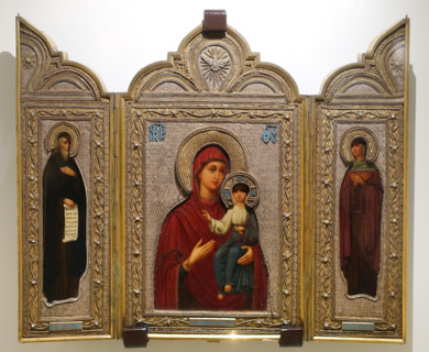 Triptych. In the center is the Mother of God of Smolensk, on the left is St. Sergius of Radonezh, on the right is St. Elizabeth.