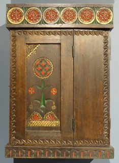 Cabinet.