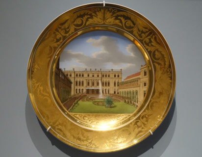 Decorative plate.