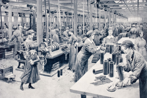 Women working in munitions factory 1915.